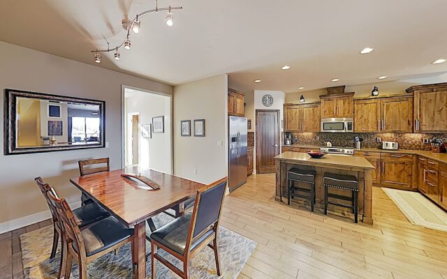 Deschutes Landing At The Old Mill Riverfront 3 Bedroom Condo