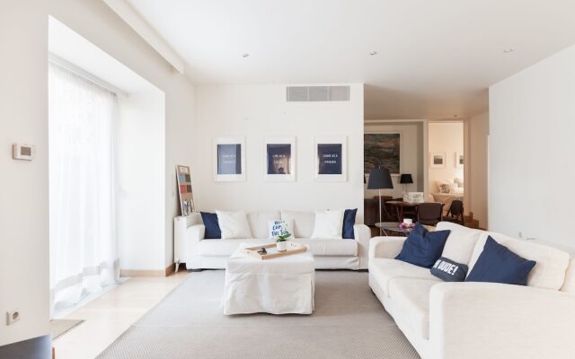 Lux apt w/ Acropolis view