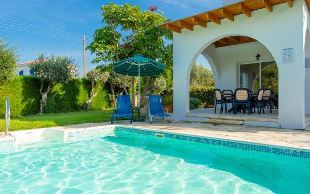 Sun Beach Villa Tria Large Private Pool Walk to Beach A C Wifi Car Not Required - 2282
