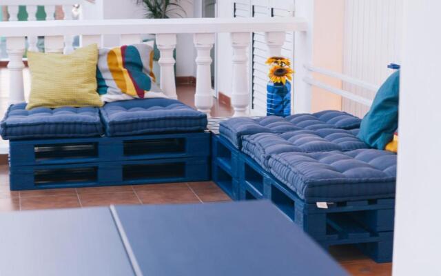 Tot un Mon-Beachfront House