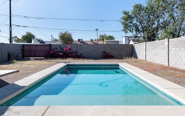 Cozy 2BR Home in Central Phoenix by WanderJaunt