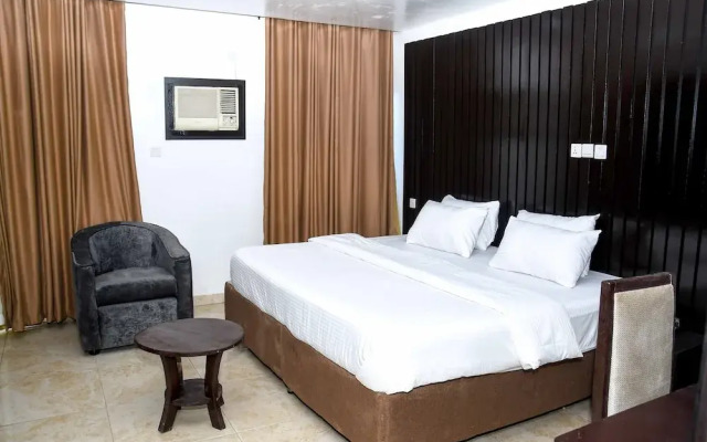 Royal Crest hotel and suite