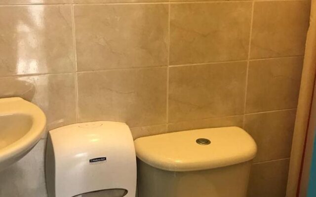 Hostal 1811 - Hostel