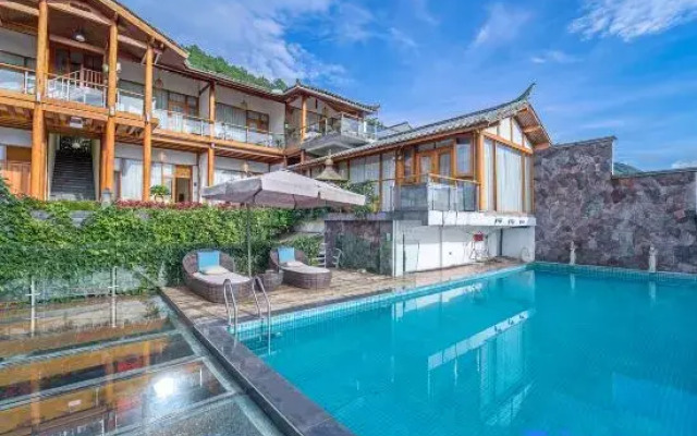 Lanyue Li·Linggan Senyang Natural Ore Hot Spring Resort 360° View Beautiful Stay (Heshun Branch)