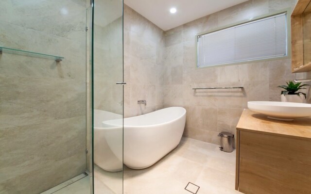 Thurlow Avenue 28, 'Ripple Cove'