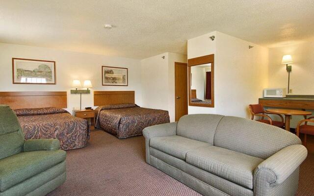 Wamego Inn and Suites