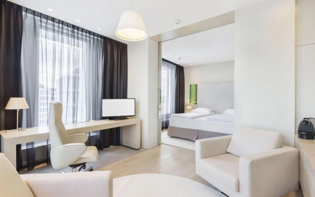 Sound Garden Hotel Airport