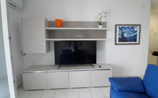 Top Floor Apartment With sea View