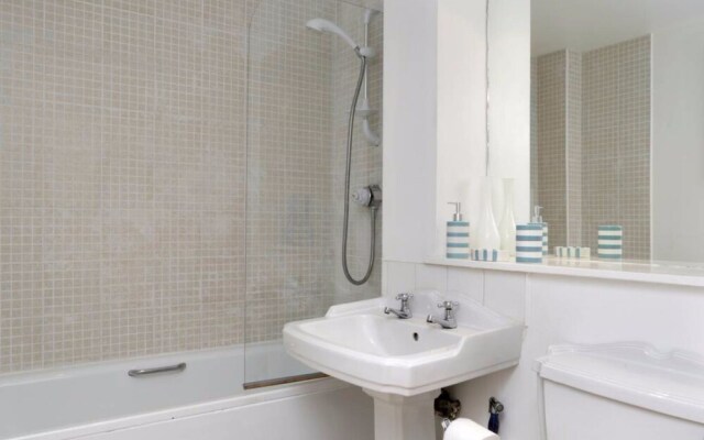 2 Bedroom Flat Near Edinburgh Playhouse