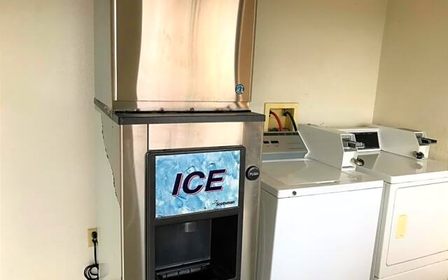 American Inn & Suites