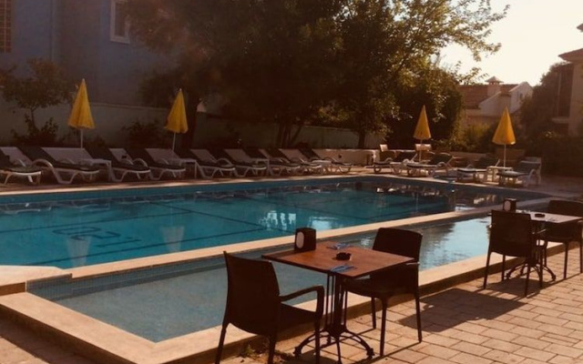 Hotel De Huzur