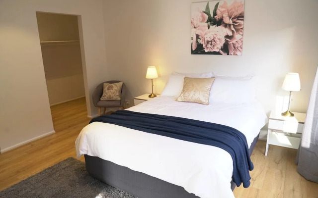 7 Bedrooms House for big Group