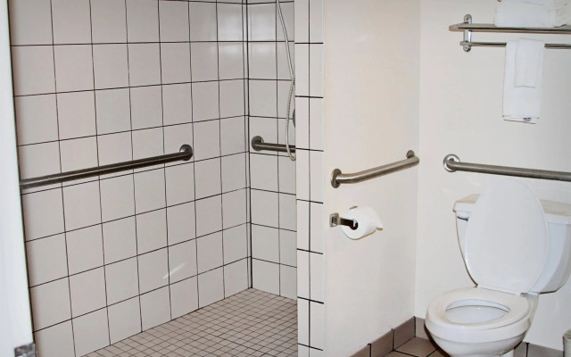 Ramada by Wyndham Kissimmee Downtown Hotel