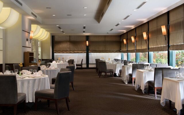Lakeshore Hotel Metropolis I