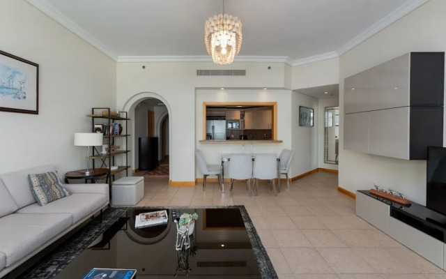 Palm Living 2BR Maid w Pool Beach Access