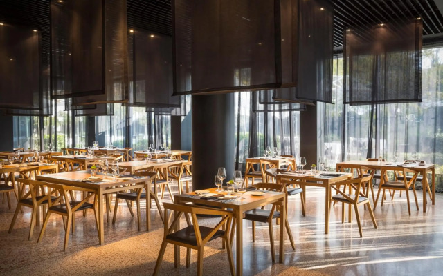 Lone Hotel by Maistra Collection
