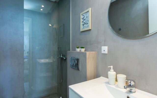Meltemi Coast Suites