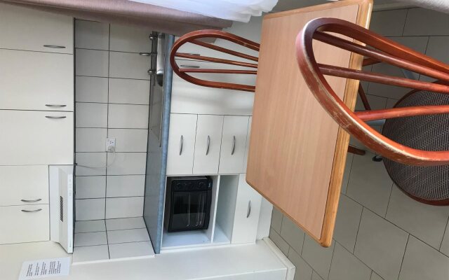 Holiday Lodge Motor Inn