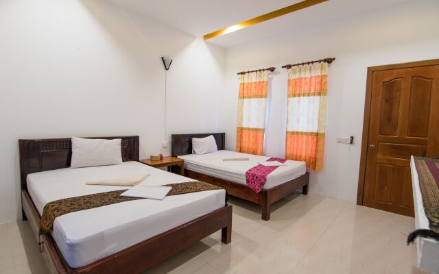 Golden Ganesha Villa - Hostel