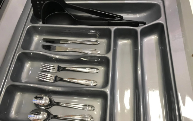 Liberdade 1 QT + Sofá Cama - 200m Metrô. Novo!