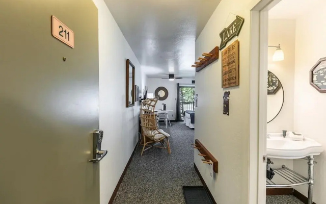 211 Bldg B 1 Bedroom Condo