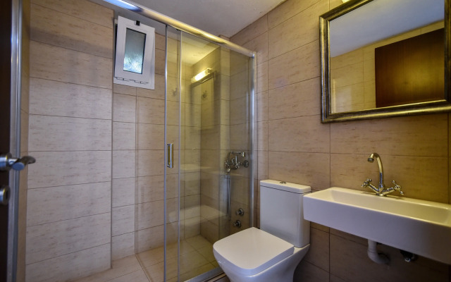 Iraklis Studios & Apartments