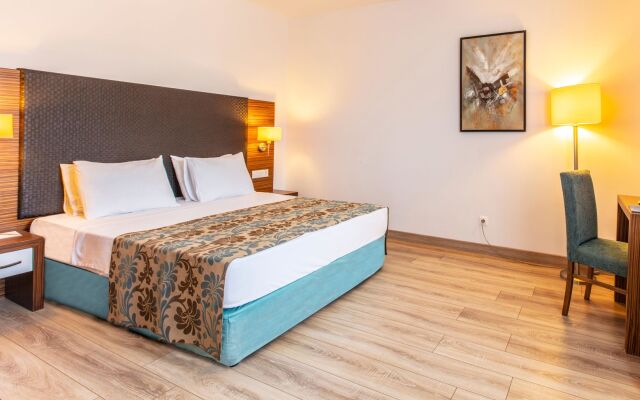 Palm Wings Beach Resort & Spa Kusadasi- All Inclusive