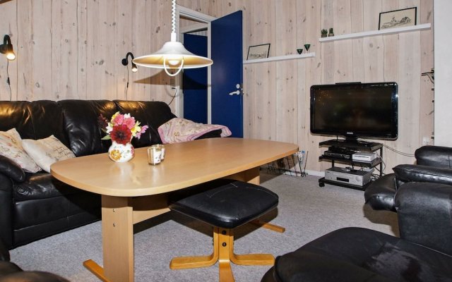 6 Person Holiday Home in Hemmet