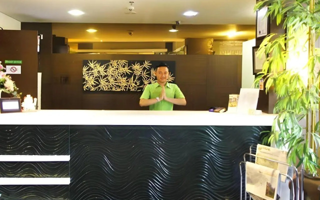 Bamboo Inn Hotel & Cafe