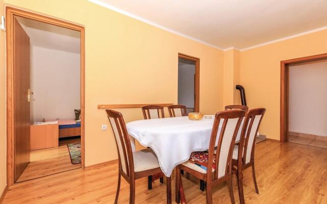 Amazing Apartment in Grizane With 3 Bedrooms