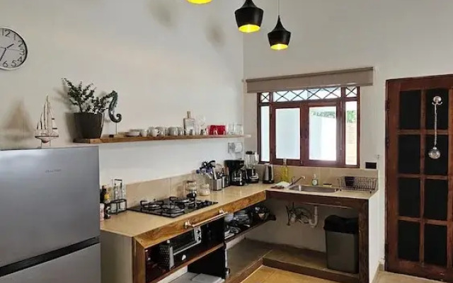 Zoa Villas - 2 minutes to the beach
