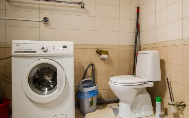 Emperoom Near Summer Garden Apartments