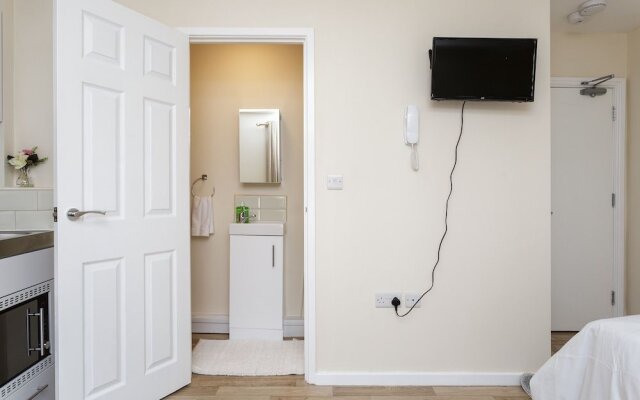 Blackberry - Stylish Self-contained Flats in Soton City Centre