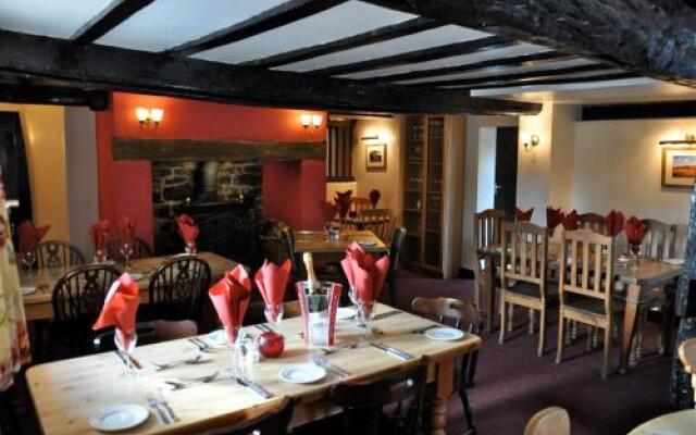 Bottle & Glass Inn