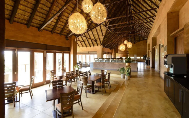 African Hills Safari Lodge & Spa
