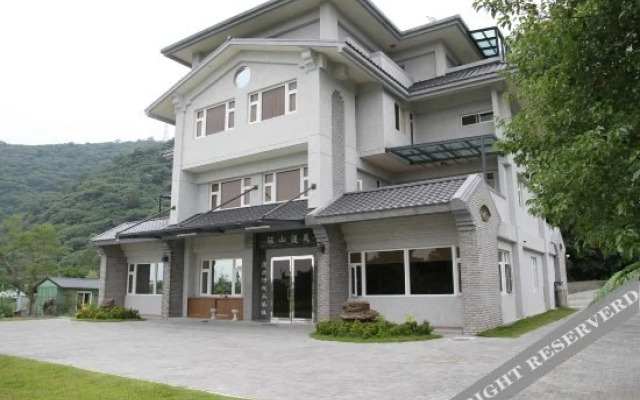 YI LAN Hostel