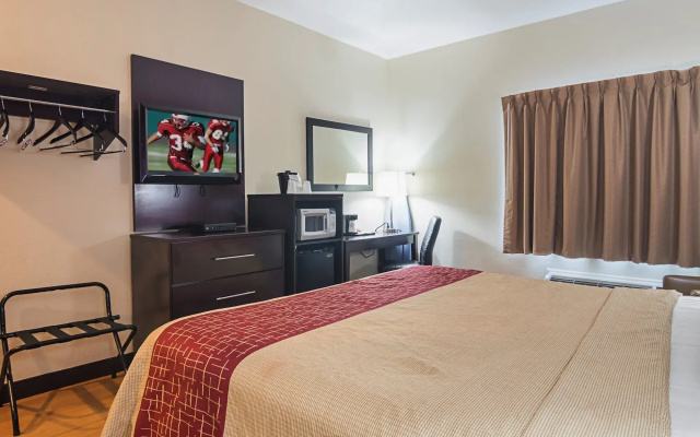 Red Roof Inn & Suites Lake Orion/ Auburn Hills
