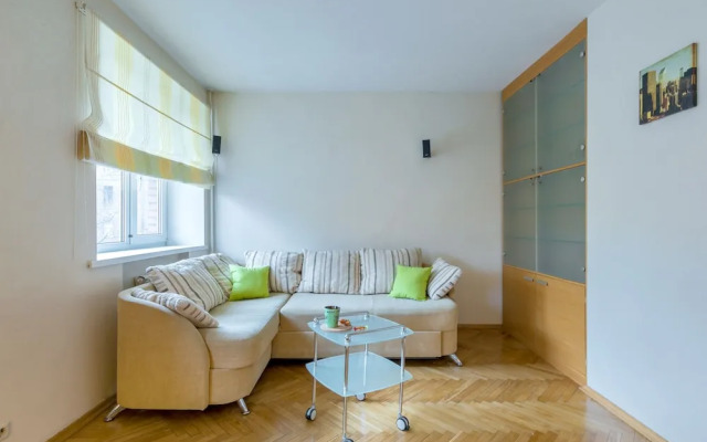 Renthouse Apartment 5 Liniya