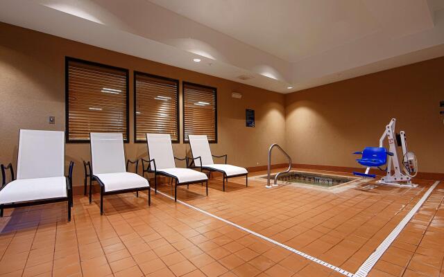 Best Western Plus Hiawatha Hotel