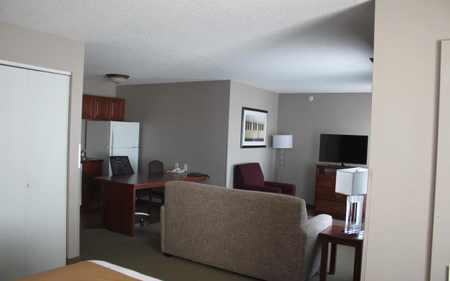 GrandStay Hotel & Suites
