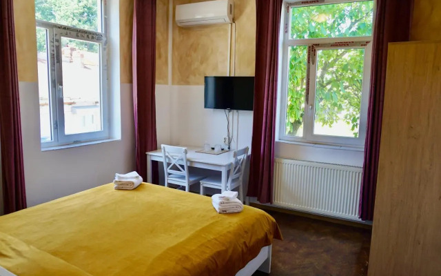 Alfredo Hostel