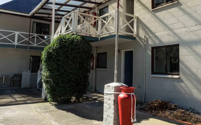 Duvauchelle Seaside Motel