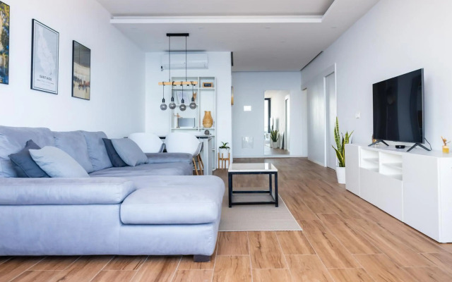 3 bdr aprt, stunning seaview, rooftop pool - LCGR