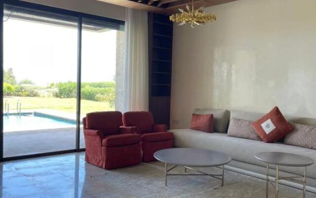 Magnifique villa de 1500m^avec piscine