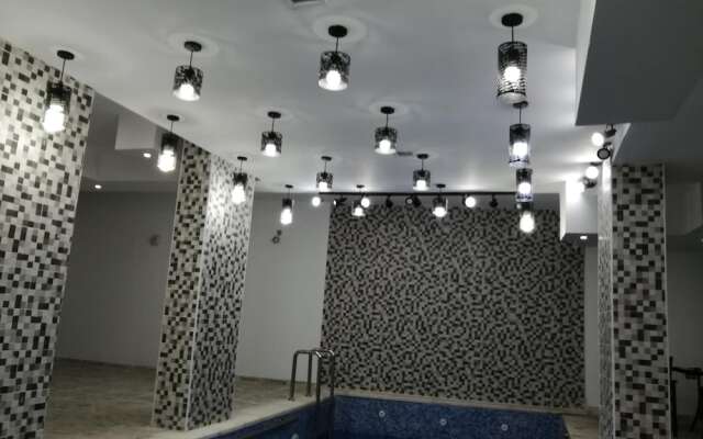 Weekend Hotel