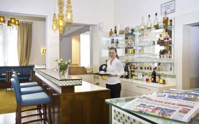 HiLight Suites Hotel
