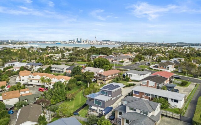 Sensational North Shore Retreat -Netflix