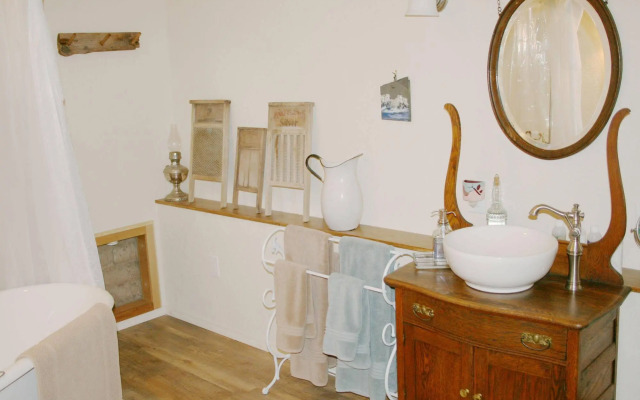 Red Horse Bed and Breakfast