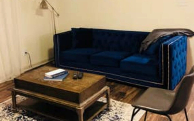 Private 2 Bedroom Midtown Apt