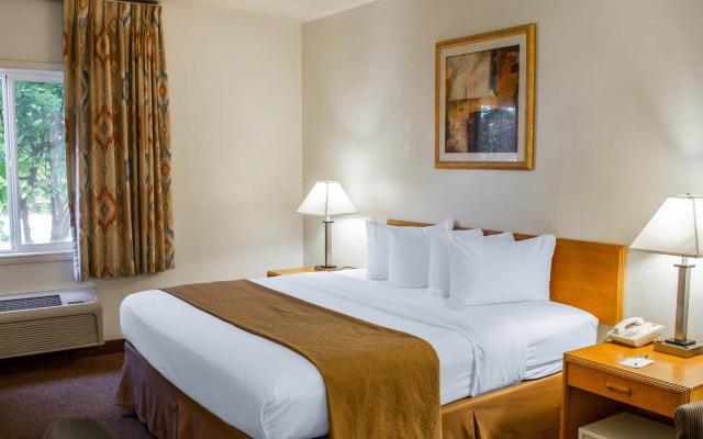 Quality Inn & Suites Longview Kelso